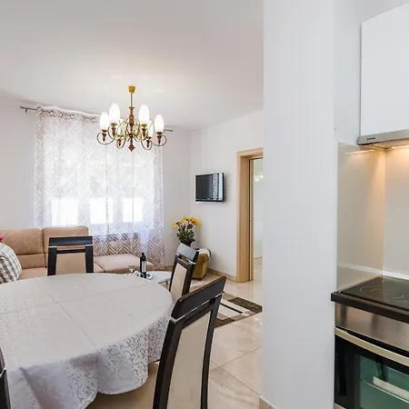 Apartment Katica *