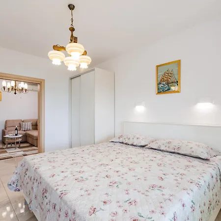 Katica Apartment *