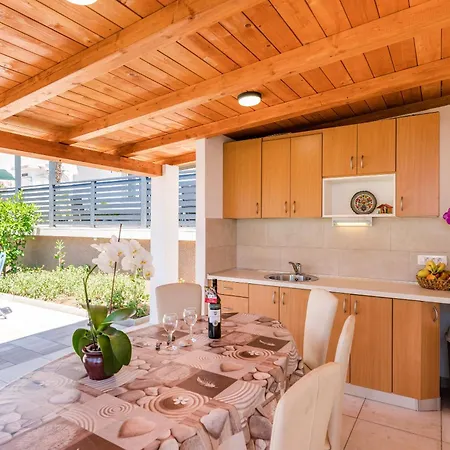 Katica Apartment *